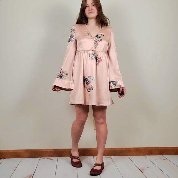 NWOT MNG Mango Floral Bell Sleeve Satin Dress Pink 4 - Picture 1 of 13